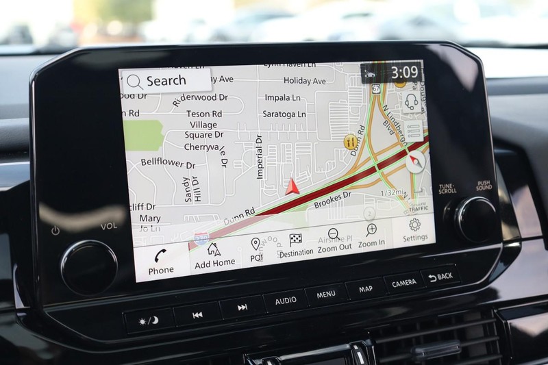 Nissan Pathfinder Vehicle Image 15