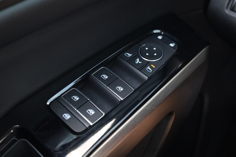 Nissan Pathfinder Vehicle Image 21