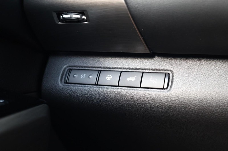 Nissan Pathfinder Vehicle Image 22