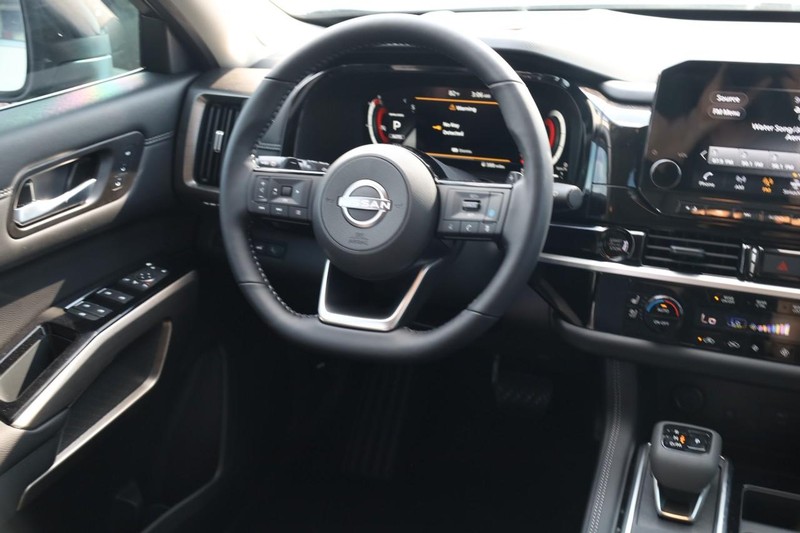 Nissan Pathfinder Vehicle Image 27