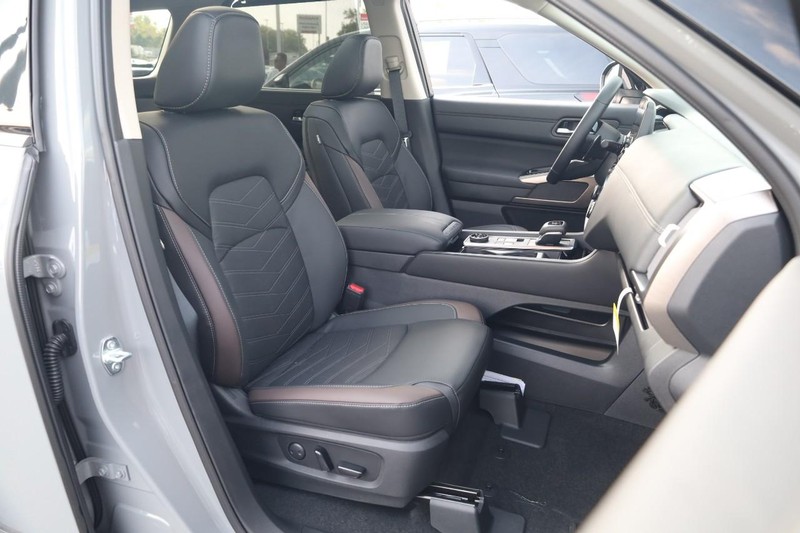 Nissan Pathfinder Vehicle Image 30