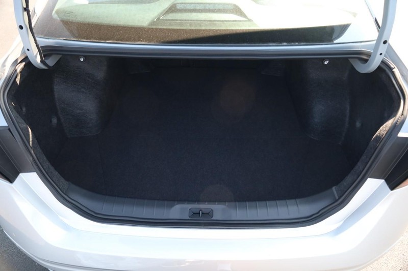 Nissan Altima Vehicle Image 07