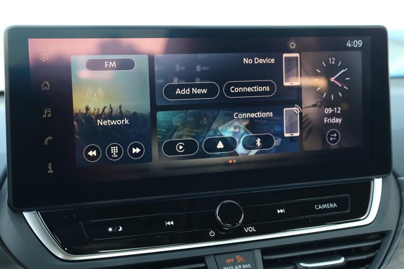 Nissan Altima Vehicle Image 12