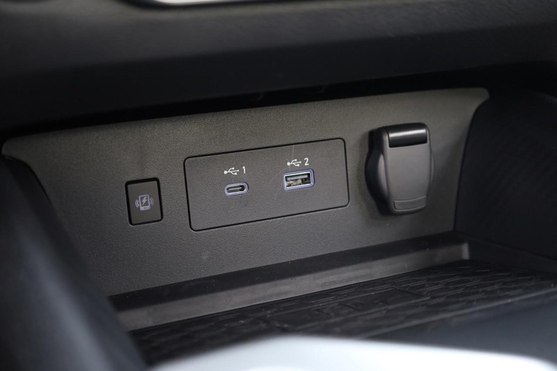 Nissan Altima Vehicle Image 15