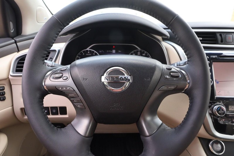 Nissan Murano Vehicle Image 12