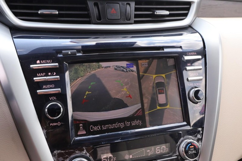 Nissan Murano Vehicle Image 18