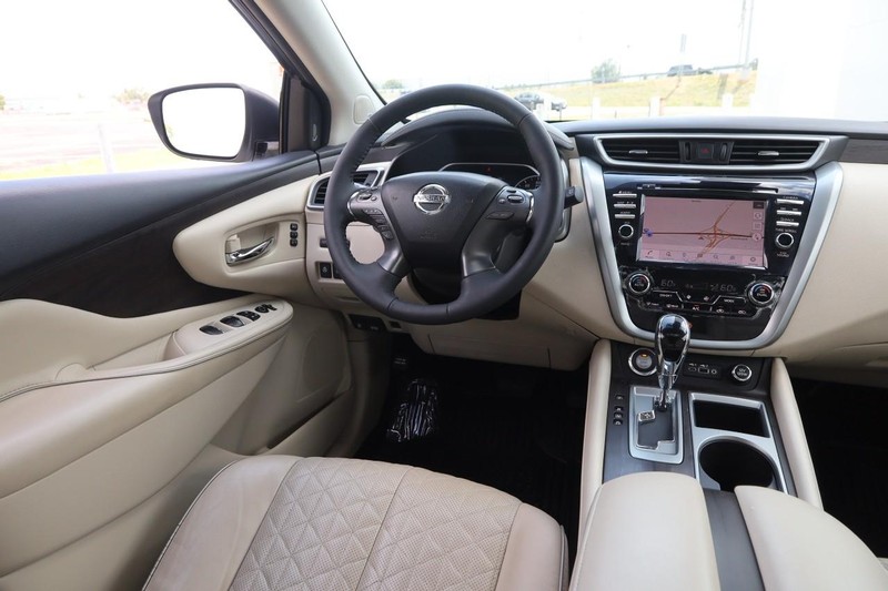 Nissan Murano Vehicle Image 22