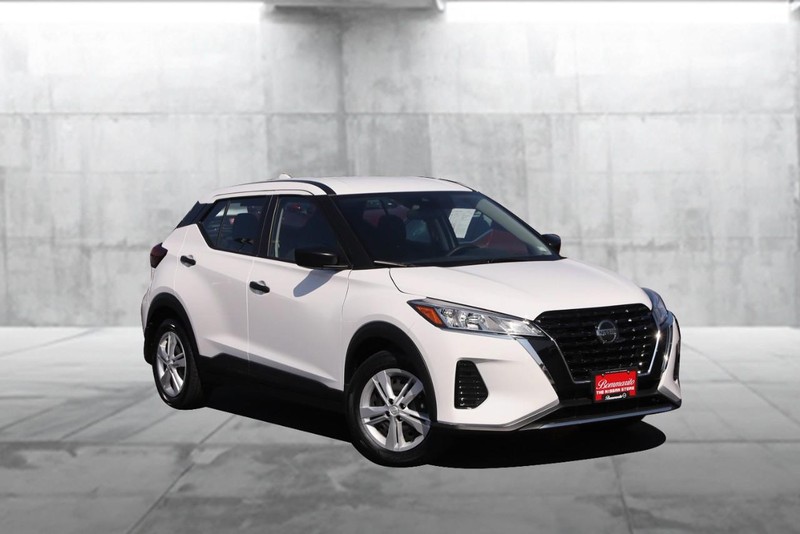 Nissan Kicks Vehicle Image 02