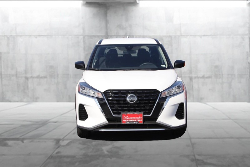 Nissan Kicks Vehicle Image 04