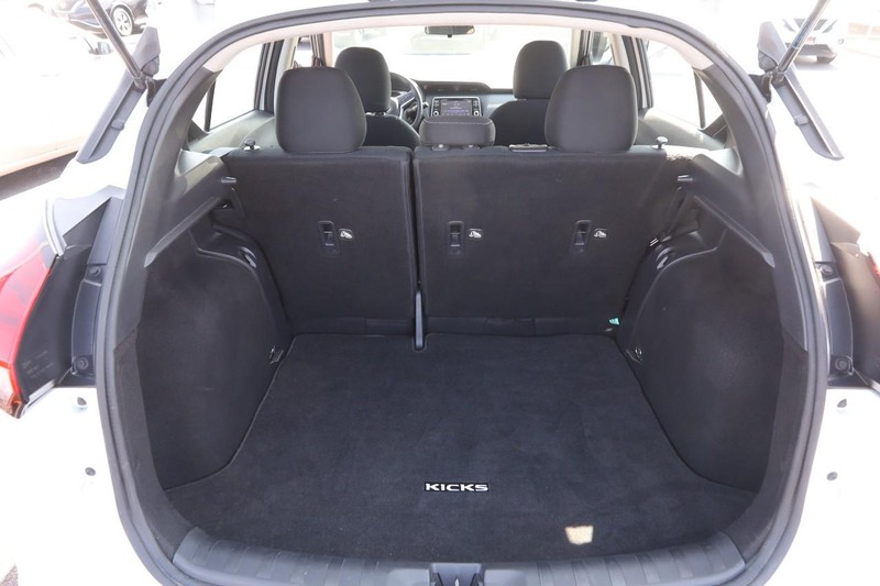 Nissan Kicks Vehicle Image 07
