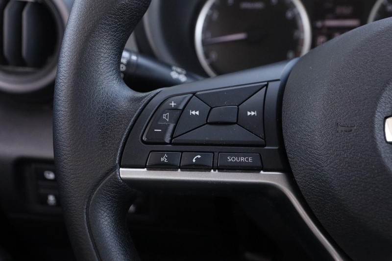 Nissan Kicks Vehicle Image 11