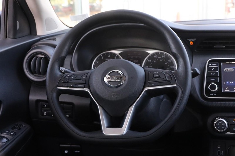 Nissan Kicks Vehicle Image 20