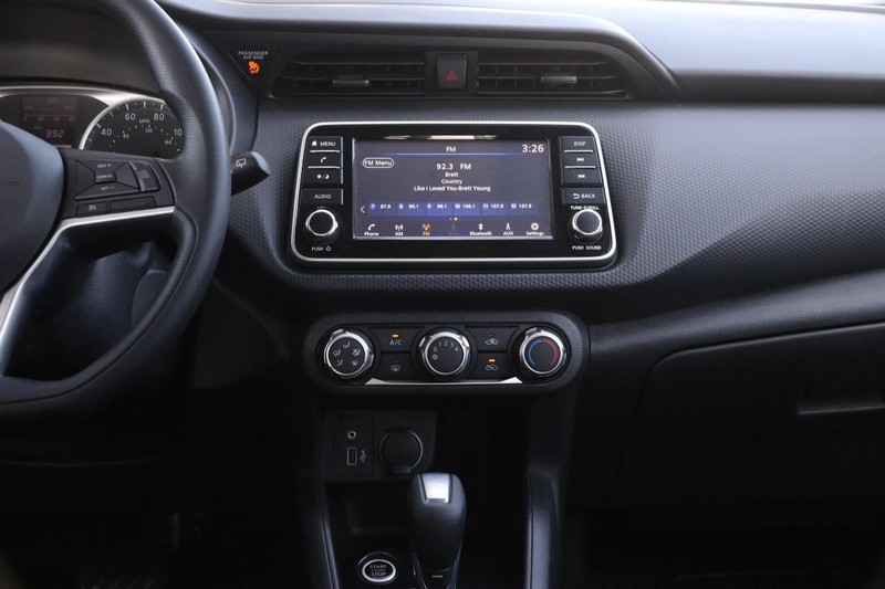 Nissan Kicks Vehicle Image 21