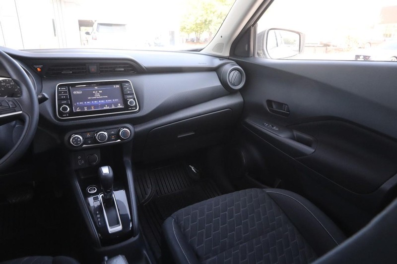 Nissan Kicks Vehicle Image 22