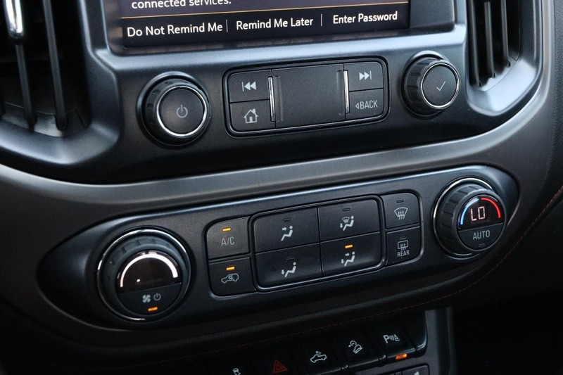 GMC Canyon Vehicle Image 15