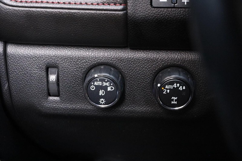GMC Canyon Vehicle Image 18