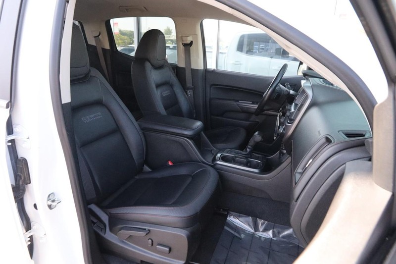 GMC Canyon Vehicle Image 24