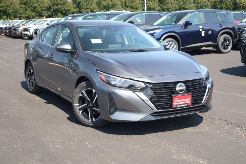Nissan Sentra Vehicle Image 02