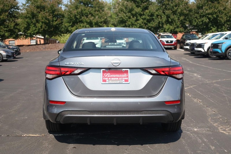 Nissan Sentra Vehicle Image 06