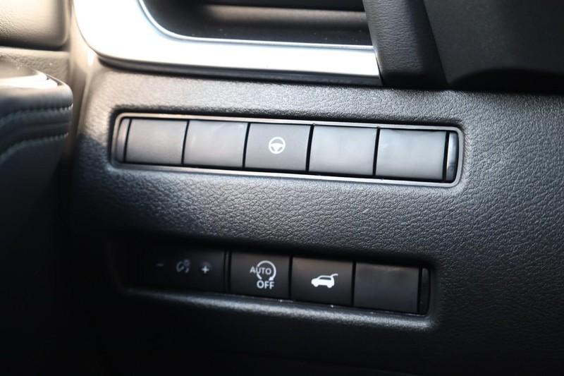 Nissan Rogue Vehicle Image 18