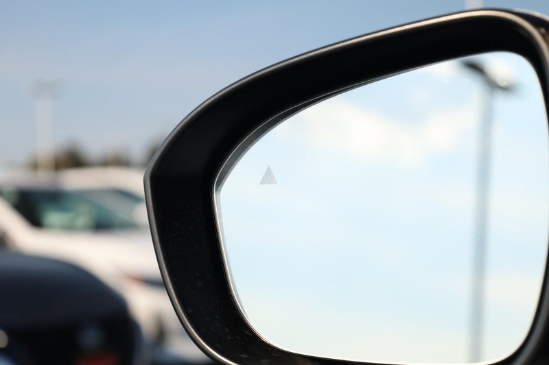 Nissan Rogue Vehicle Image 19