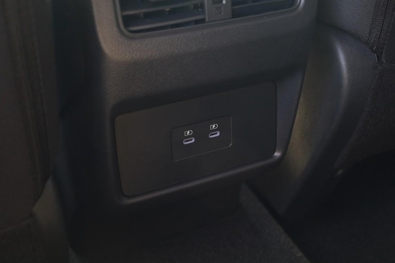 Nissan Rogue Vehicle Image 21