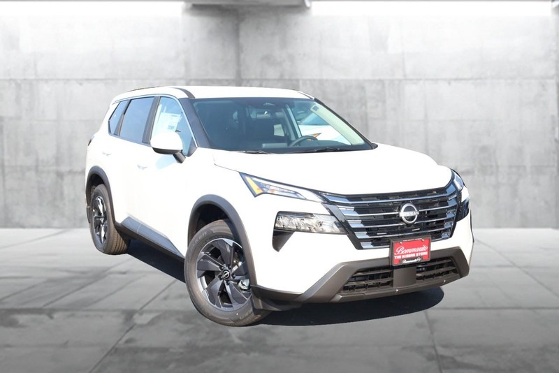 Nissan Rogue Vehicle Image 02