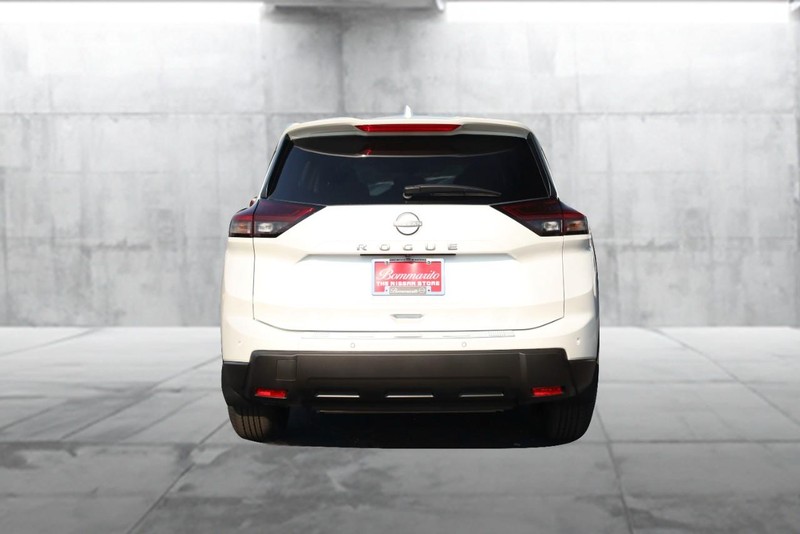 Nissan Rogue Vehicle Image 06