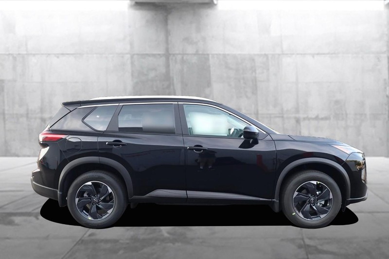 Nissan Rogue Vehicle Image 05