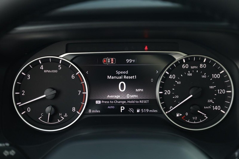 Nissan Rogue Vehicle Image 12