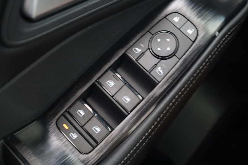 Nissan Rogue Vehicle Image 19