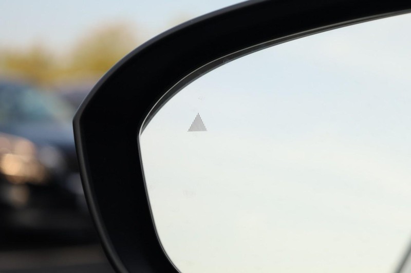 Nissan Rogue Vehicle Image 21