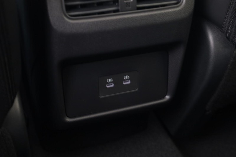 Nissan Rogue Vehicle Image 23