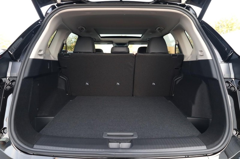 Nissan Rogue Vehicle Image 07