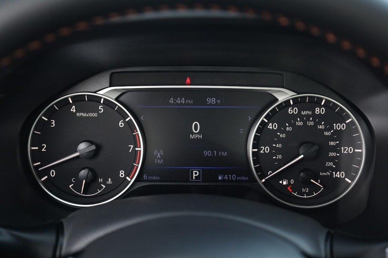 Nissan Altima Vehicle Image 11