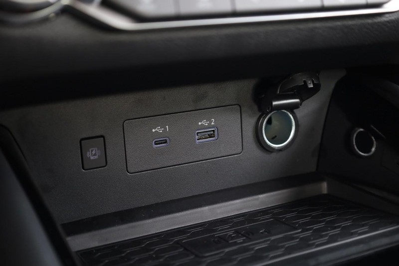 Nissan Altima Vehicle Image 16