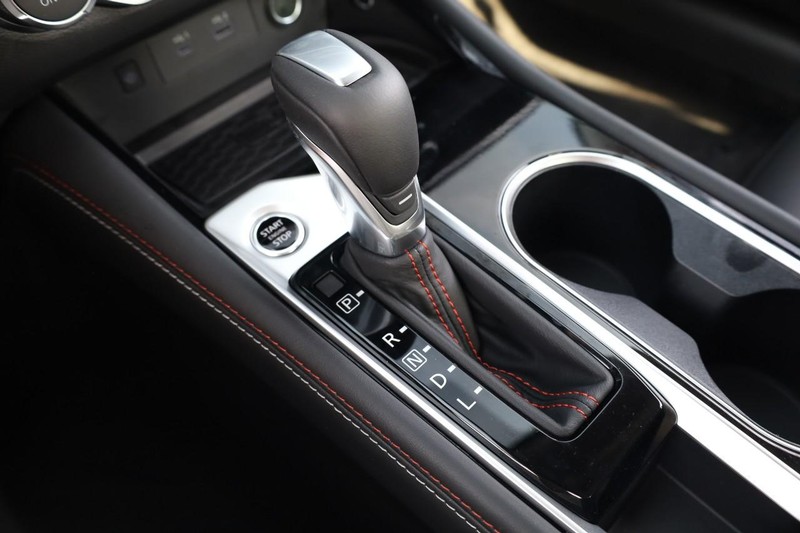 Nissan Altima Vehicle Image 17