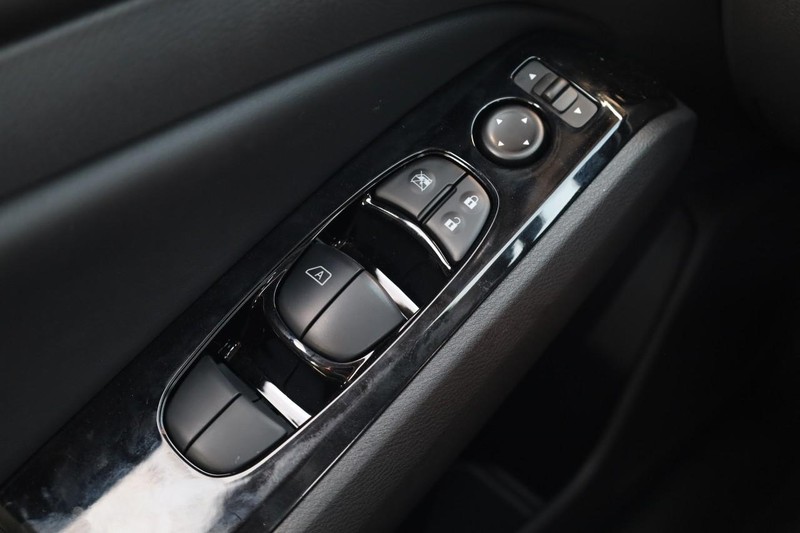 Nissan Altima Vehicle Image 19