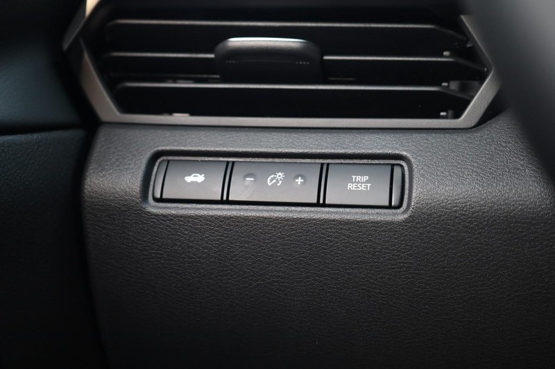 Nissan Altima Vehicle Image 20
