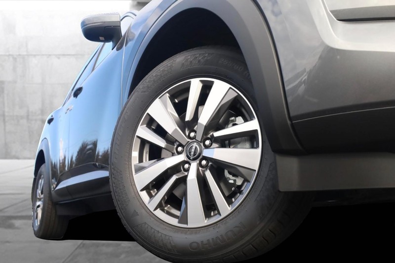 Nissan Pathfinder Vehicle Image 03