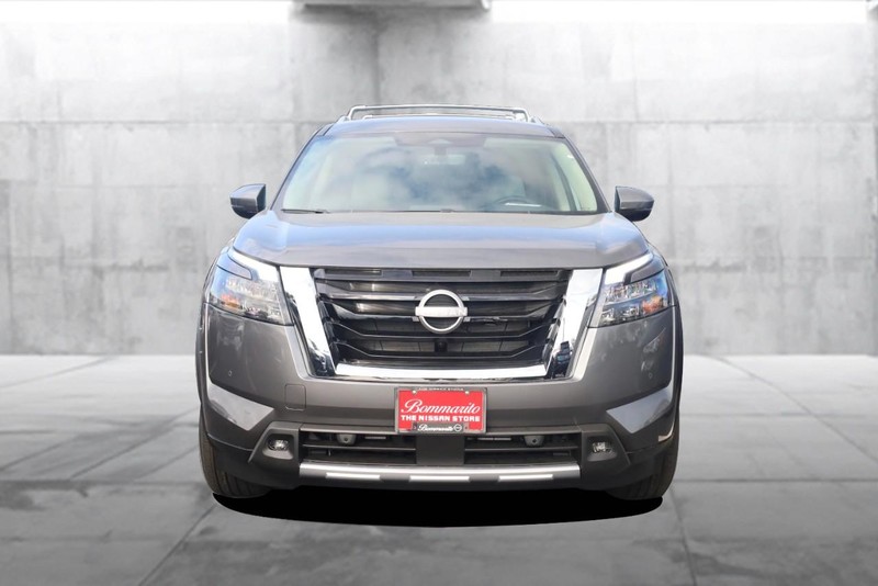 Nissan Pathfinder Vehicle Image 04