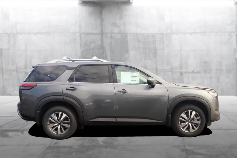 Nissan Pathfinder Vehicle Image 05