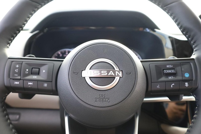 Nissan Pathfinder Vehicle Image 11