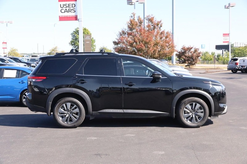 Nissan Pathfinder Vehicle Image 05
