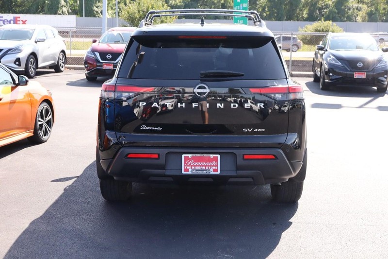 Nissan Pathfinder Vehicle Image 06