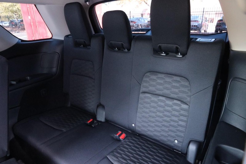Nissan Pathfinder Vehicle Image 11