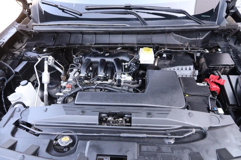 Nissan Pathfinder Vehicle Image 13