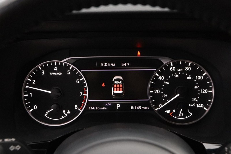 Nissan Pathfinder Vehicle Image 15