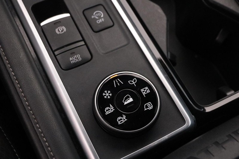 Nissan Pathfinder Vehicle Image 20