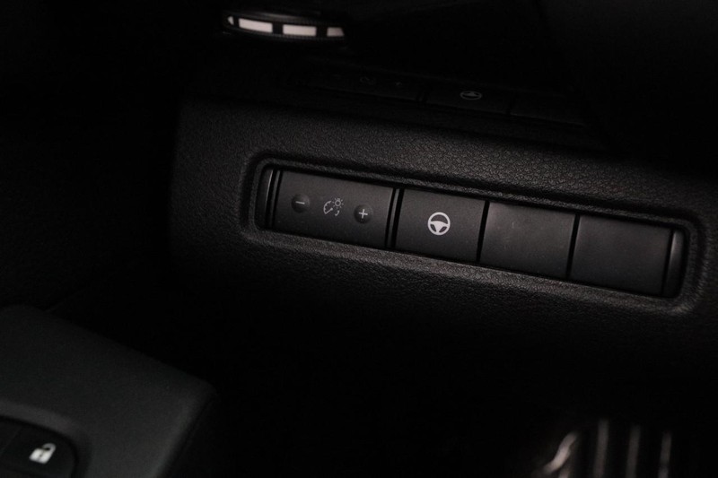 Nissan Pathfinder Vehicle Image 21